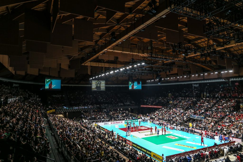 Del Monte ® Coppa Italia SuperLega Finale: Doppio sold out all’Unipol Arena con 18.000 tifosi. Civitanova alza al cielo il trofeo tricolore per la sesta volta.